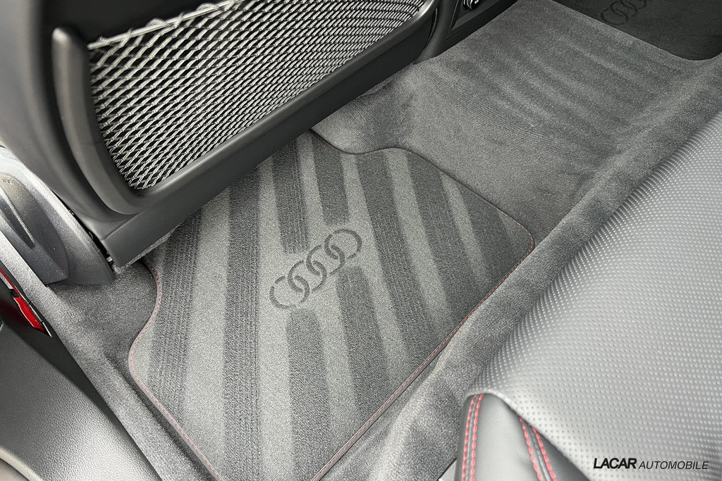 51883881-28.jpg